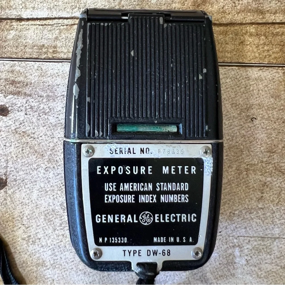 Vintage General Electric GE Exposure Meter Type DW-68 Light Meter with Box‎